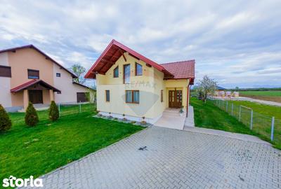 Casă cu 4 camere cu Teren 2900 Mp în Ardusat - 2