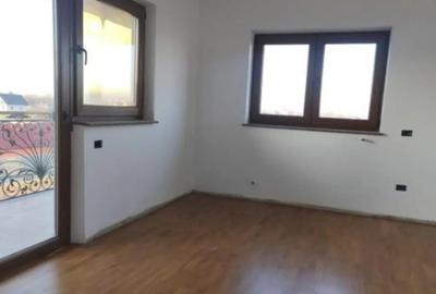 Casă cu 7 camere cu Teren 2500 Mp în Marginea - 6