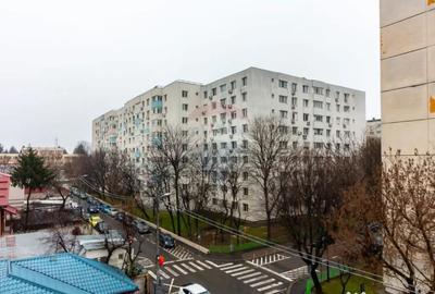 Apartament cu 3 camere semidecomandat în Berceni - 1