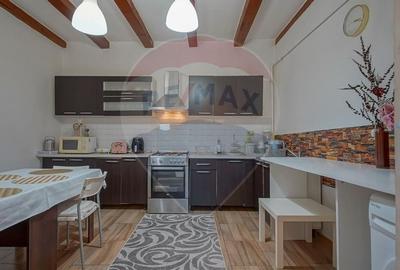 Casa 7 camere,  curte si terasa, situata in centrul Sanpetrului! Casa 7 camere,  curte si terasa, situata in centrul Sanpetrului! - 6