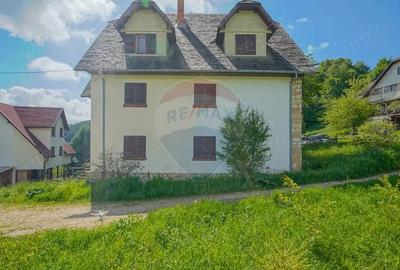 Casă cu 7 camere cu Teren 1288 Mp în Fundata - 5