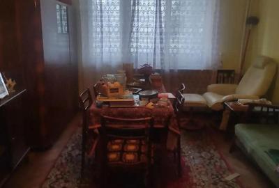 Ap 3 camere,boxa,parter inalt,zona licee - 1