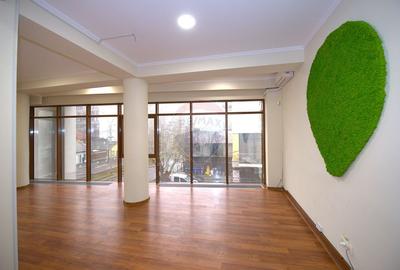 Apartament cu 3 camere semidecomandat în Central - 7