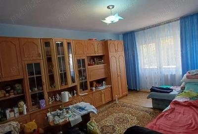 De vanzare 3 camere decomandate, etaj intermediar, 57.000 euro - 3