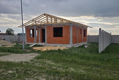 Casă cu 3 camere în Leș - 8