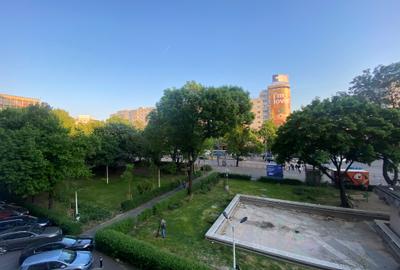 Stefan cel Mare,colt cu Calea Dorobantilor,bloc Perla, 2 min metrou. - 2