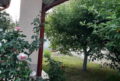 Casă cu 5 camere cu Teren 550 Mp în Central - 1