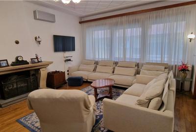 Casă cu 7 camere cu Canalizare în Aviatorilor - 2