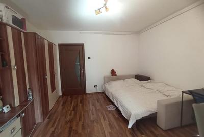 Garsonieră decomandată în Astra - 2