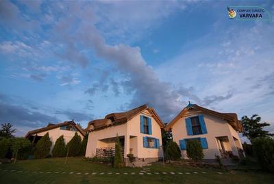 Casă individuală cu 10 camere cu Canalizare în Somova - 2