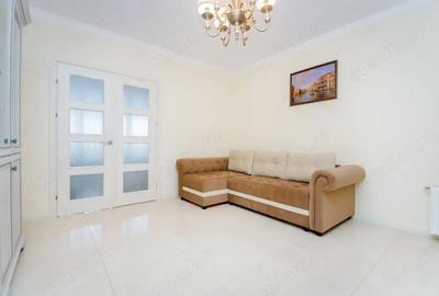 Apartament cu 2 camere decomandat în Tractorul