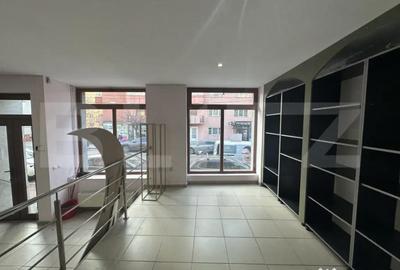 Spațiu comercial, de 35 mp, în Central - 3