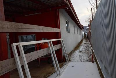 Spațiu comercial, de 600 mp, în Central - 4