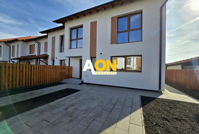 Duplex cu 4 camere cu Canalizare în Micești - 1