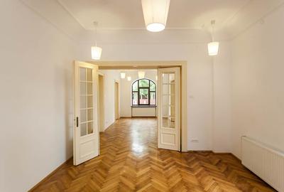 Inchiriere 4 camere , rezidential / birou, cladire interbelica, Piata Victoriei