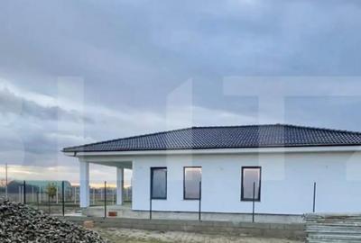 Casă cu 4 camere cu Teren 590 Mp în Sătmărel - 1