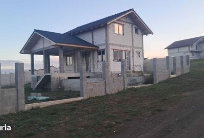 Casă cu 4 camere cu Teren 159 Mp în Tolstoi - 2