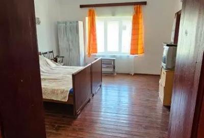 Casă cu 3 camere cu Teren 1400 Mp în Apa - 10
