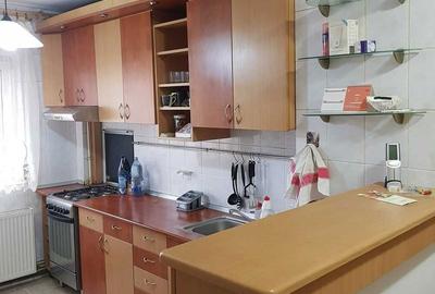 Apartament cu 3 camere decomandat în Rahova - 3