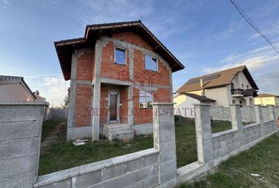 Casa individuala P+M Giroc. Strada linistita doar de case. Comsion 0 - 6