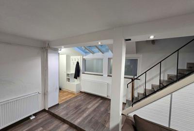 Apartament cu 3 camere semidecomandat în Central - 1