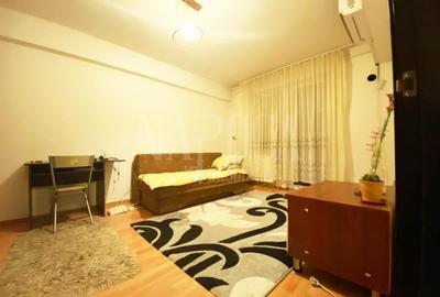 Apartament o camera de vanzare in Centru, Cluj Napoca