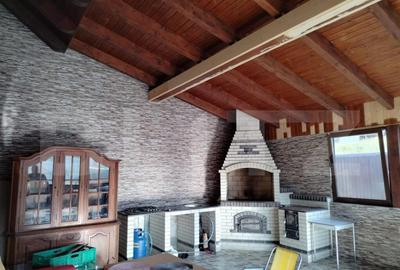 Casă cu 5 camere cu Teren 700 Mp în Ipotești - 12