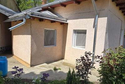 Casă cu 4 camere cu Teren 800 Mp în Central