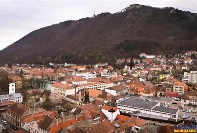 Locuinta cu caracter,doua niveluri,4 camere,terasa,garaj,curte,Centru Istoric Brasov: FILM 3D! - 13