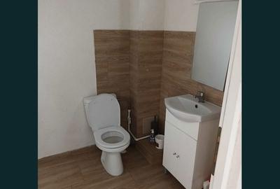 Spațiu comercial, de 220 mp, în Central - 4
