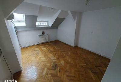 Casă cu 10 camere decomandat cu Teren 387 Mp în Basarabia - 4