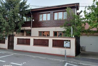 Casă cu 5 camere cu Canalizare în Giurgiului - 1