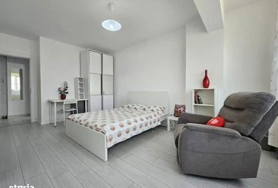 Garsonieră decomandată în Titan