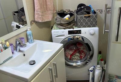 Apartament cu 3 camere semidecomandat în Central