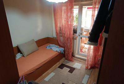 Apartament cu 4 camere decomandat în Sărari - 7