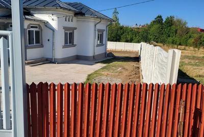 Casă cu 2 camere cu Teren 700 Mp în Bradu - 6