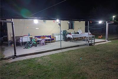 Casă cu 3 camere cu Teren 3000 Mp în Români - 3