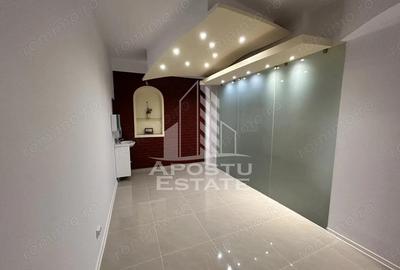 Spațiu comercial, de 138 mp, în Neptun - 2