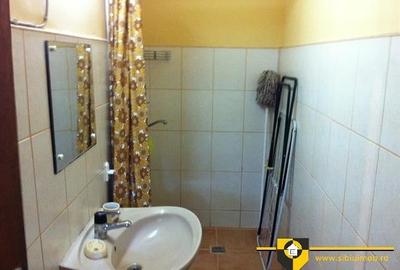 Garsoniera la casa str.moldoveanu-milea acces separat - 4