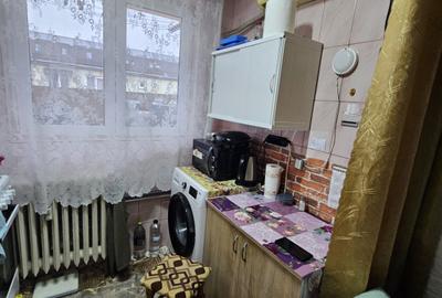 Garsonieră semidecomandată în Titan