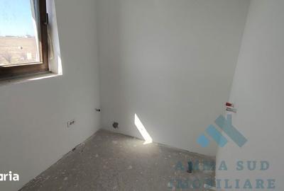 Casă cu 5 camere cu Teren 492 Mp în Glina - 16