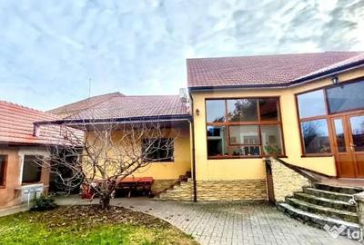 Spațiu comercial, de 210 mp, în Central - 2
