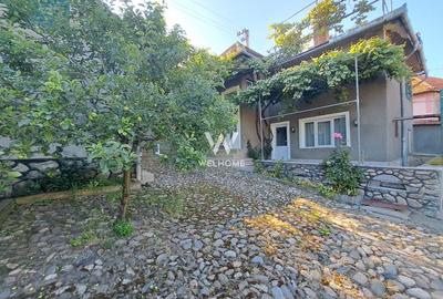Casa la pret de apartament - 4 camere, baie, curte - 2
