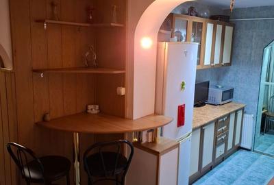 Apartament cu 3 camere decomandat în Peneș Curcanul - 2