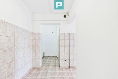 Garsoniera/spa?iu comercial strada Poetului Vlaicu - 15