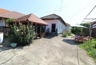 Casă cu 6 camere cu Teren 5755 Mp în Iași-Gorj - 2