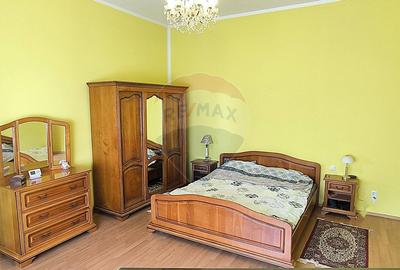 Apartament cu 3 camere semidecomandat în Central - 1