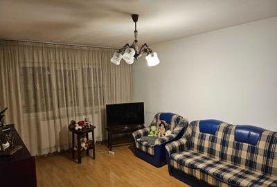 Apartament cu 3 camere decomandat în Apusului - 3