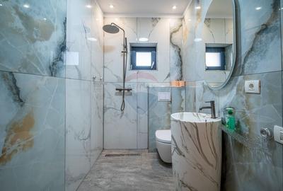 Casă cu 7 camere cu Teren 251 Mp în Central - 20