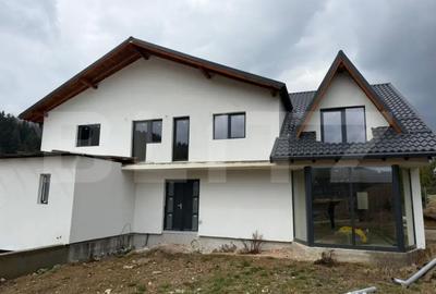 Casă cu 7 camere cu Teren 950 Mp în Central - 7